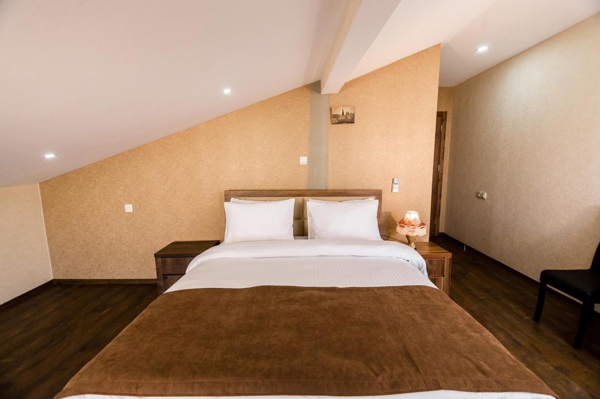 George Hotel Tbilissi Extérieur photo